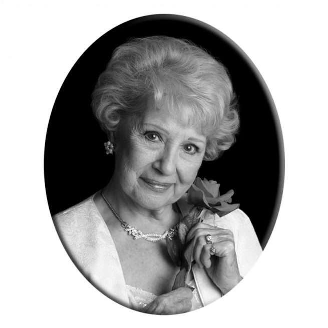Porcelain Portrait, Oval, w/ BW  Image <h3 class="product_title entry-title">5⅛” x 7⅛” (13 x 18 cm)</h3>